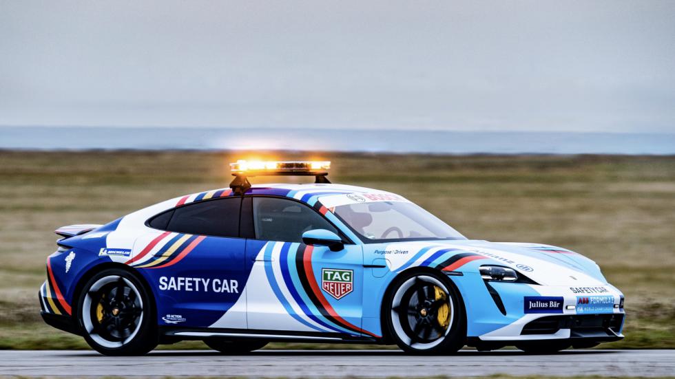 Αυτοκίνητο ασφαλείας στη Formula E η Porsche Taycan
